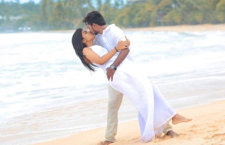 धनंजयने कालची मॅच धरुन एकूण 4 वन डे सामने खेळले आहेत. कालच्या भारताविरुद्धच्या सामन्यापूर्वी त्याने 3 सामन्यात 5 विकेट घेतल्या होत्या. त्यात कालच्या 6 विकेट्सची भर पडल्याने आता त्याच्या खात्यात 4 सामन्यात 11 विकेट्स जमा झाल्या आहेत.