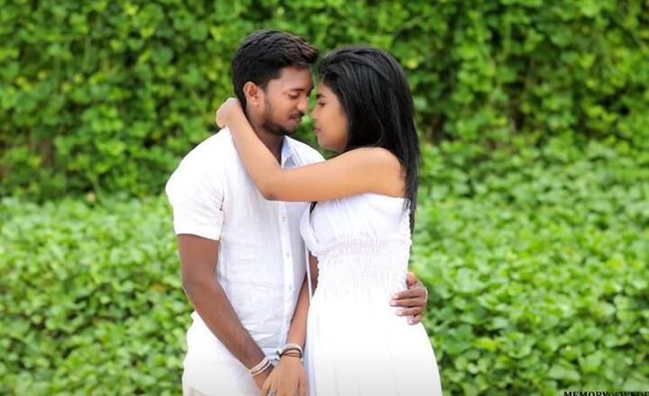 धनंजयने 2012 मध्ये न्यूझीलंडविरुद्धच्या सामन्यातून वन डे पदार्पण केलं होतं. त्यानंतर त्याला 5 वर्ष बाहेर बसावं लागलं.