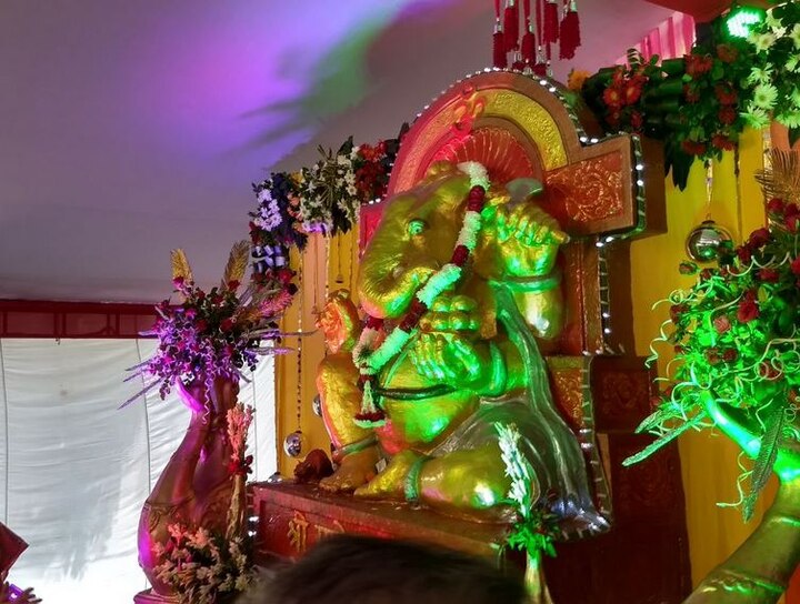 राजधानी दिल्लीतील जुन्या महाराष्ट्र सदनात गणपती बाप्पाची प्राणप्रतिष्ठा करण्यात आली आहे.