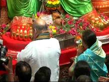 भाजपाध्यक्ष अमित शाह \'लालबागचा राजा\'च्या दर्शनाला