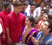 \'लालबागचा राजा\'च्या दर्शनाला क्रिकेटचा देव