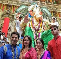 \'लालबागचा राजा\'च्या दर्शनाला क्रिकेटचा देव