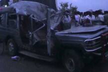 येवला-मनमाड रोडवर तिहेरी अपघात, सातजणांचा मृत्यू