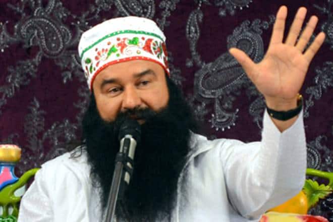 5. गुरमीत राम रहीम सिंह : डेरा सच्चा सौदाचा प्रमुख गुरमीत राम रहीम सिंह सध्या देशासह जगभरात चर्चेत आहे. सातत्याने चर्चेत आणि वादात राहणं हे गुरमीत राम रहीमचं वैशिष्ट्य. बलुचिस्तानातील शाह मस्ताना यांनी 1948 मध्ये डेरा सच्चा सौदाची स्थापना केली. हरियाणातील सिरसा इथं आध्यात्मिक केंद्र म्हणून डेरा सच्चा सौदाचा आश्रम आहे. या आश्रमाची सिरसा इथं सुमारे 700 एकर शेतजमीन आहे. याशिवाय दवाखाने, जमिनी, इमारती अशी अनेक प्रॉपर्टी गुरमीत राम रहीमकडे आहे. 1967 मध्ये राजस्थानच्या श्रीगंगानगरमध्ये जाट शिख कुटुंबात जन्मलेल्या बाबा राम रहीमला तत्कालीन डेरा प्रमुख सतनाम सिंह यांनी 23 सप्टेंबर 1990 मध्ये आपला वारसदार घोषित केलं. वयाच्या 23 व्या वर्षी बाबा राह रहीम डेरा सच्चा सौदाचा प्रमुख बनला. यानंतर बाबा राम रहीम यांच्या नेतृत्त्वात डेरा सच्चा सौदाची लोकप्रियता वाढू लागली. बाबा राम रहीमचा डेरा सच्चा सौदा सामाजिक एकोपा, नशामुक्ती आणि मानवसेवेपासून सर्वधर्मसमभावचा संदेश देतात. डेरा सच्चा सौदाच्या अनुयायांच्या संख्येत दिवसेंदिवस वाढच होत आहे. मात्र डेरा सच्चा सौदाचा प्रमुख बाबा गुरमीत राम रहीमला बलात्कार प्रकरणात दोषी ठरवण्यात आलं आहे. 15 वर्षांपूर्वी साध्वीवरील बलात्कार प्रकरणात पंचकुला सीबीआय कोर्टाचे न्यायाधीश जगदीप सिंह यांनी हा निकाल दिला.