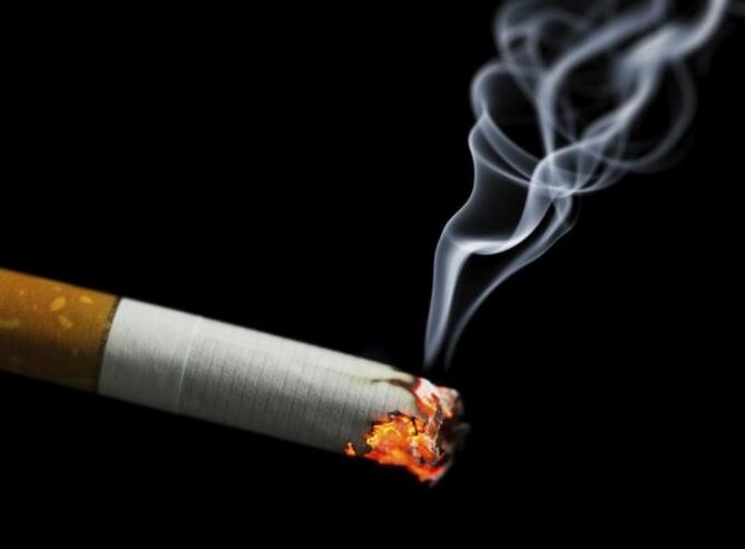 Man Suffering From Throat Cancer Shoots Colleague For Introducing To Smoking Latest Update सिगरेटचं व्यसन जडवणाऱ्या मित्राची कॅन्सरग्रस्त तरुणाकडून हत्या