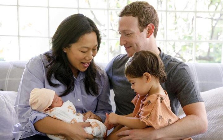Facebook Ceo Mark Zuckerberg Priscilla Chan Welcome Daughter August झुकरबर्गच्या घरी आणखी एक नन्ही परी, नाव ठेवलं....
