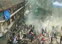 PHOTO : मुंबईतील भेंडीबाजारमध्ये इमारत कोसळली