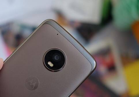 *रॅम दोन पर्याय- 3GBRAM+32GB आणि 4GBRAM+64GB