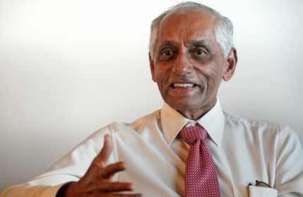 Indian Origin Civil Servant J Y Pillai Appointed Singapores Acting President भारतीय वंशाच्या पिल्लई यांची सिंगापूरच्या हंगामी राष्ट्रपतीपदी नियुक्ती