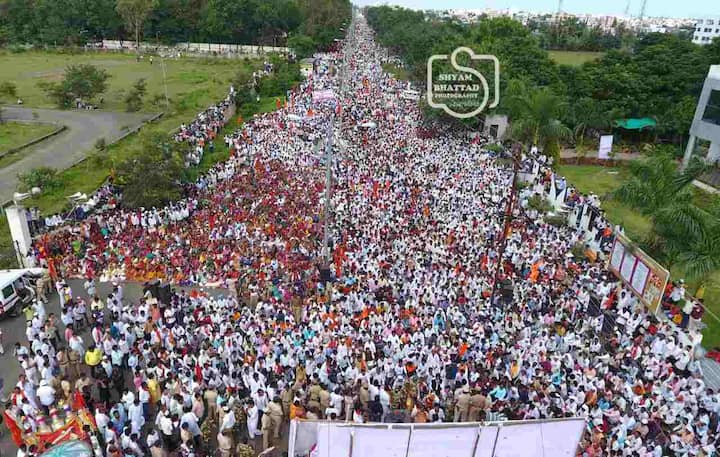  स्वतंत्र धर्माच्या मागणीसाठी लातुरात लिंगायत समाज एकवटला. (फोटो सौजन्य - श्याम भट्टाड)