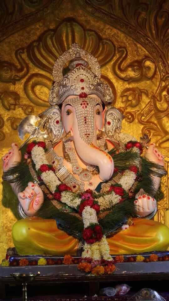 श्री शनिपार वीर सार्वजनिक गणेश मंडळ,