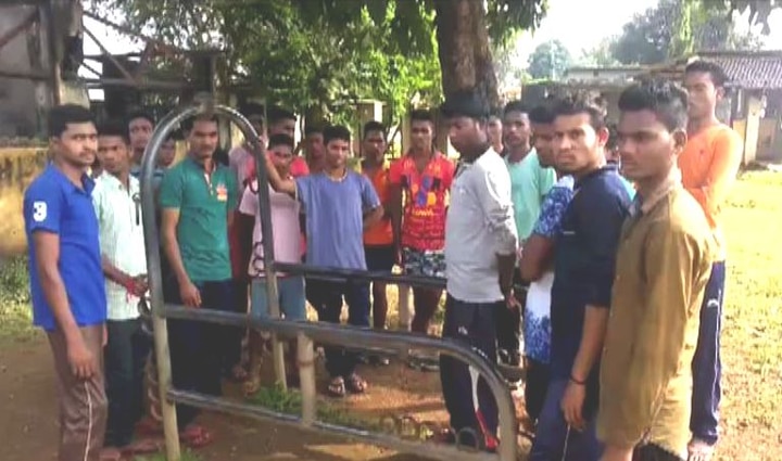 Tribal Hostel Students On Hunger Strike In Gadchiroli Latest Update निकृष्ट भोजनाविरोधात आदिवासी वसतीगृहातील विद्यार्थी उपोषणावर