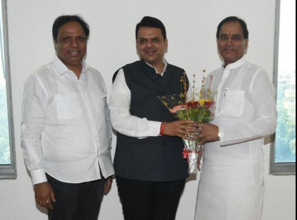 काँग्रेसचे माजी आमदार राजहंस सिंह भाजपमध्ये