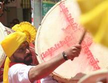 पुण्यातील मानाचा तिसरा गणपती गुरुजी तालीमच्या बाप्पाची मिरवणूक