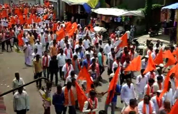 Shiv Sena Agitation In Maharashtra For Implementation Of Loan Waiver दसऱ्यापूर्वी कर्जमाफी करा, राज्यभर शिवसेनेचे मोर्चे, वाशिममध्ये दोन मोर्चे