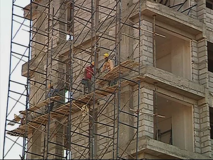 new construction ban in Mumbai lifted by supreme court मुंबईतील नव्या बांधकामांना सुप्रीम कोर्टाची सशर्त परवानगी