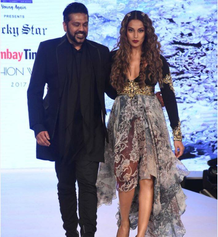  अभिनेत्री बिपाशा बासूचा रॅम्पवर जलवा 