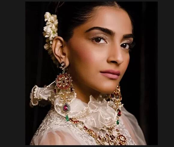 अभिनेत्री सोनम कपूर ( फोटो सौजन्य : इंस्टाग्राम)