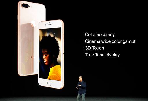 iphone 8 प्लसची किंमत 64 जीबीची किंमत 73 हजार रुपये असणार आहे. (AP Photo)