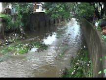 कोल्हापुरात पावसाचा कहर, अनेक वाहनं नाल्यात वाहून गेली