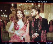 विराट-अनुष्काचा ट्रेडिशनल लूक 