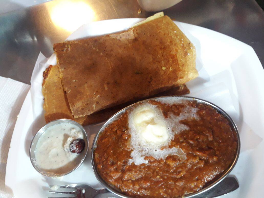 जिभेचे चोचले : तरुणाईचा ‘चिजी’ अड्डा, प्युअर मिल्क सेंटर