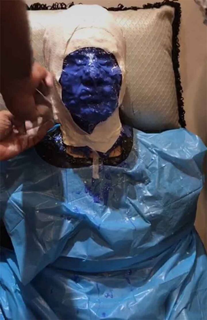 मेकअपचे फोटो तिने सोशल मीडियावर शेअर केले आहेत. 