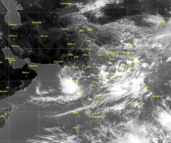 Rain Weather Update Maharashtra Mumbai कोकणात धुवांधार, राज्यभरात जोरदार, पाऊस आणखी वाढणार!