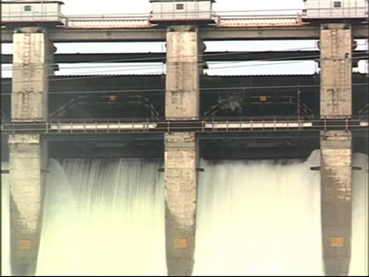 पाण्याची आवक आणि पाणलोट क्षेत्रातील पाऊस लक्षात घेऊन पाण्याचा विसर्ग वाढवण्यात येणार असल्याची माहिती औरंगाबाद पाटबंधारे विभागाच्या मुख्य अभियंत्यांनी दिली आहे.