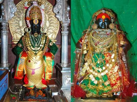 नवरात्रौत्सवानिमित्त रखुमाई मारवाडी पोशाखात, तर विठुराया मत्स्यावतारात! नवरात्रौत्सवानिमित्त रखुमाई मारवाडी पोशाखात, तर विठुराया मत्स्यावतारात!