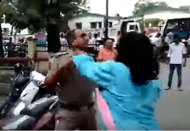 Allahabad High Court Suspended Additional District Judge Jaya Pathak For Slapping Police Constable Latest Update VIDEO : पोलिस कॉन्स्टेबलला मारहाण, महिला न्यायाधीश निलंबित
