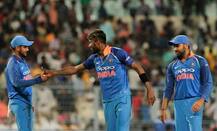 ऑस्ट्रेलियावर 5 विकेट्स राखून मात, वन डे मालिकाही भारताच्या खिशात