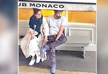 सनीच्या गाली \'डिम्पल\', जुन्या नात्यांना लंडनमध्ये उजाळा