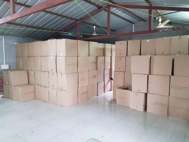 सिगरेटच्या पाकिटानं भरलेला टेम्पो पळवणारी टोळी गजाआड