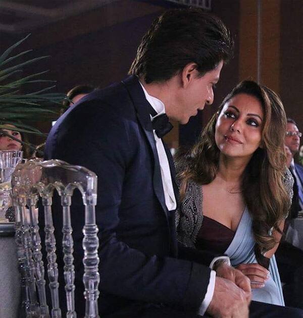 अभिनेता शाहरुख खान आणि गौरी 