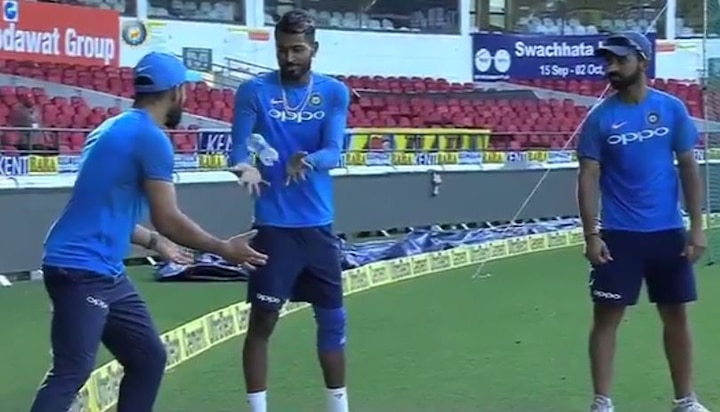Team India Players Thrown Water Bottle In Dustbin Latest Updates VIDEO : स्वच्छतेचं आवाहन करणाऱ्या टीम इंडियाला पाणी बचतीचा विसर