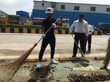 VIDEO : अजिंक्य रहाणेकडून मुंबईतील बीकेसीत साफसफाई