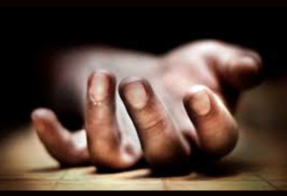 Pune : Youth came to find Job committed suicide at Friend's rented room latest update नोकरी शोधणाऱ्या तरुणाची पुण्यात मित्राच्या घरी आत्महत्या