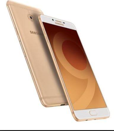 होम बटणसोबत इंटिग्रेटेड फिंगरप्रिंट सेन्सर, 64GB इंटर्नल स्टोरेज, जे 256GB पर्यंत वाढवता येऊ शकतं.