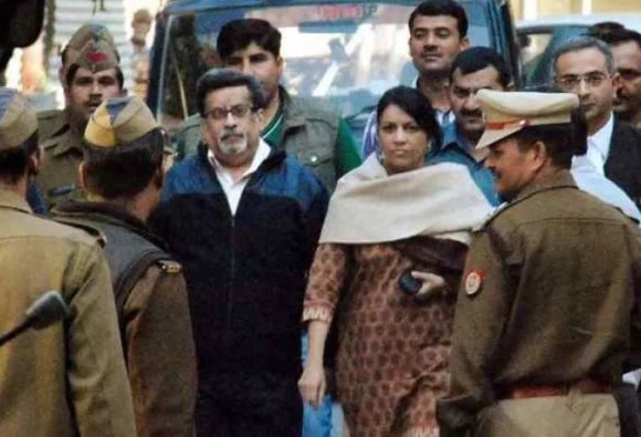 Aarushi Murder Case Rajesh Nupur Talwar Can Walk Out After Release Order Reaches The Jail तलवार दाम्पत्याला आजही तुरुंगातच रहावं लागणार!