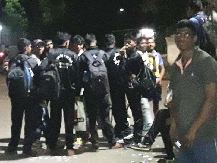 Nashik Rumors Of Fake Army Recruitment Youths Gathered Near Devlali Camp सैन्य भरतीच्या अफवेने देवळालीत गर्दी, तरुणांना मनस्ताप!
