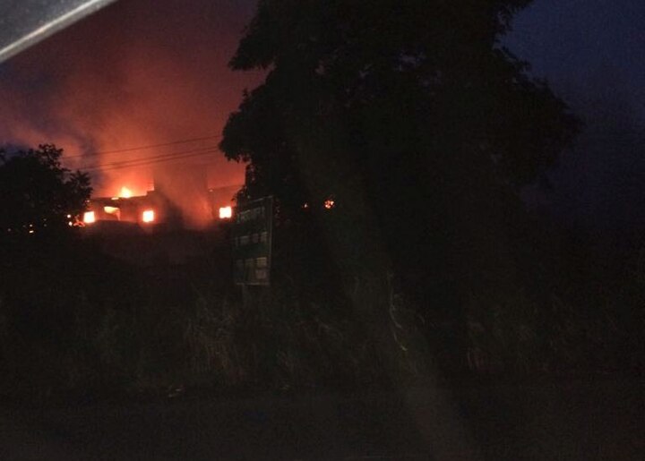 Fire In Bhiwandi Industrial Area भिवंडीत फर्निचर गोडाऊनला भीषण आग