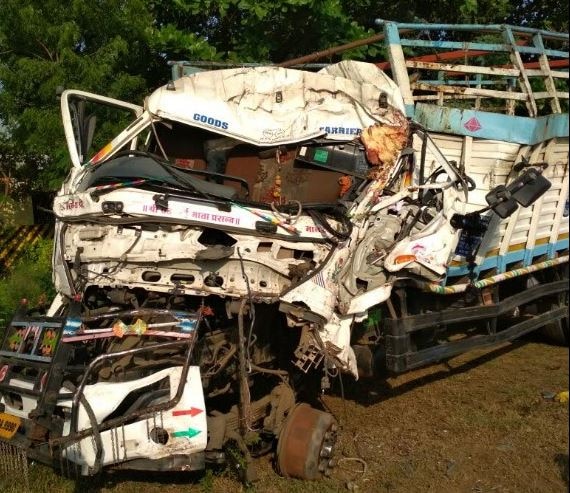 Jalgaon Truck And Rickshaw Accident Kills Six From Chavhan Family Latest Update ट्रक-रिक्षाचा अपघात, एकाच कुटुंबातील 6 जणांचा मृत्यू