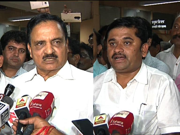 एसटी कर्मचाऱ्यांचा संप तिसऱ्या दिवशीही सुरुच Maharashtra State Road Transport Corpo Employees Strike Day 3 Live Update एसटी कर्मचाऱ्यांचा संप तिसऱ्या दिवशीही सुरुच