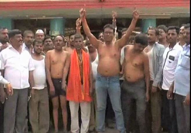 Pandharpur St Strike Workers Allegation On Government एसटी कर्मचाऱ्यांना विश्रामगृहातून अर्धनग्न अवस्थेत हाकललं