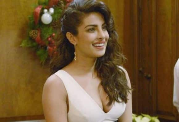 Priyanka Chopra in Forbes List of 100 Most Powerful Women of 2017 latest update प्रियांका 'फोर्ब्ज'च्या सर्वात शक्तिशाली 100 महिलांच्या यादीत