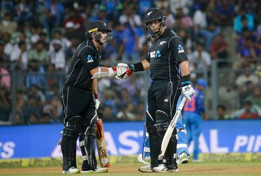 New Zealand Beat India By 6 Wickets In First Odi रॉस टेलर-लॅथमची अभेद्य भागीदारी, न्यूझीलंडचा 6 विकेटने विजय