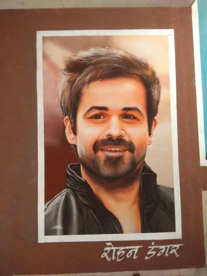 'सिरियल किसर' इम्रान हाश्मी याचीही रांगोळी अगदी हुबेहूब काढली आहे. 