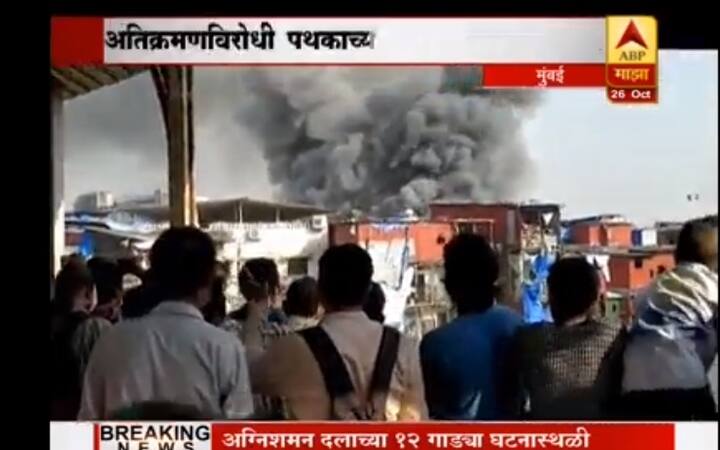 वांद्रे स्कायवॉक आणि स्कायवॉकखालील वाहतूकही बंद करण्यात आली आहे. 