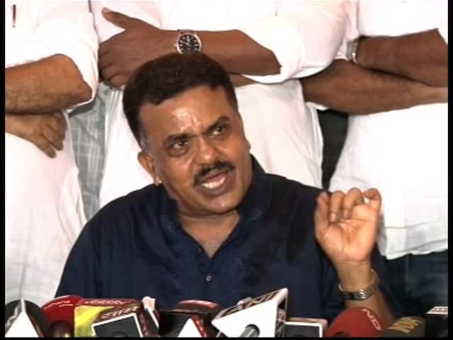 कमला मिल: हॉटेल मालकांची मुख्यमंत्र्यांच्या घरी बैठक: निरुपम